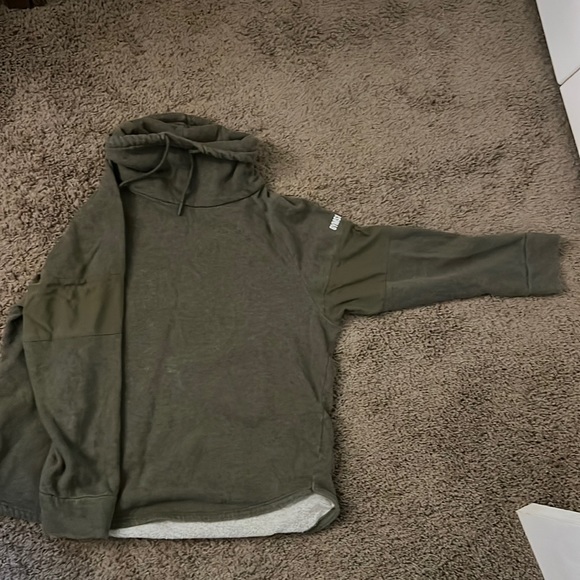 Gymshark Sweatshirt - Picture 2 of 3